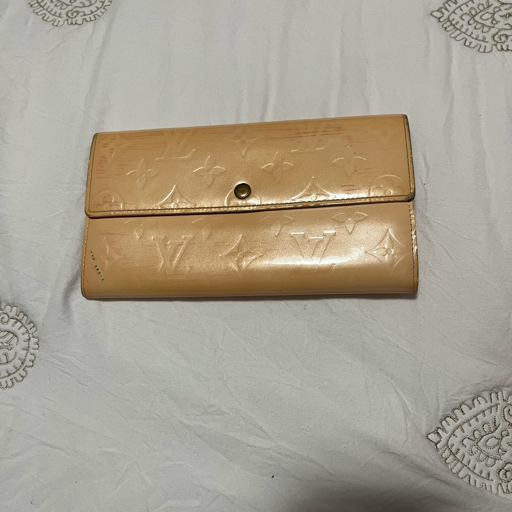 Authentic Louis Vuitton Vernis Wallet